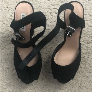 Steve Madden Black suede platform herls sz 10